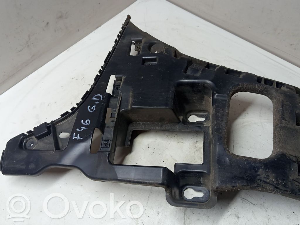 BMW 2 F46 Staffa di rinforzo montaggio del paraurti posteriore 