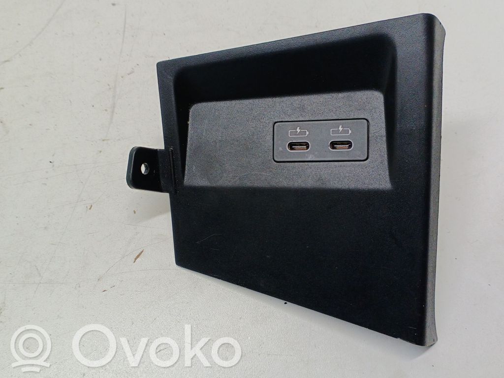BMW X1 F48 F49 Gniazdo / Złącze USB 