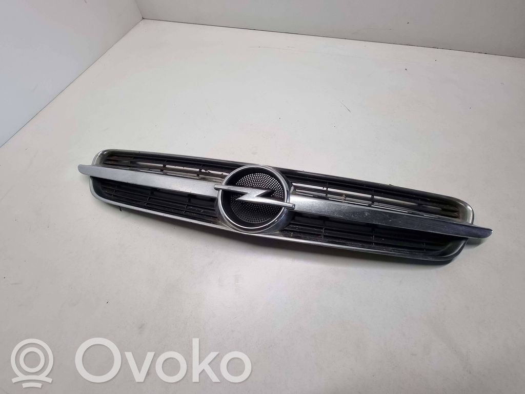 Opel Vectra C Etusäleikkö 