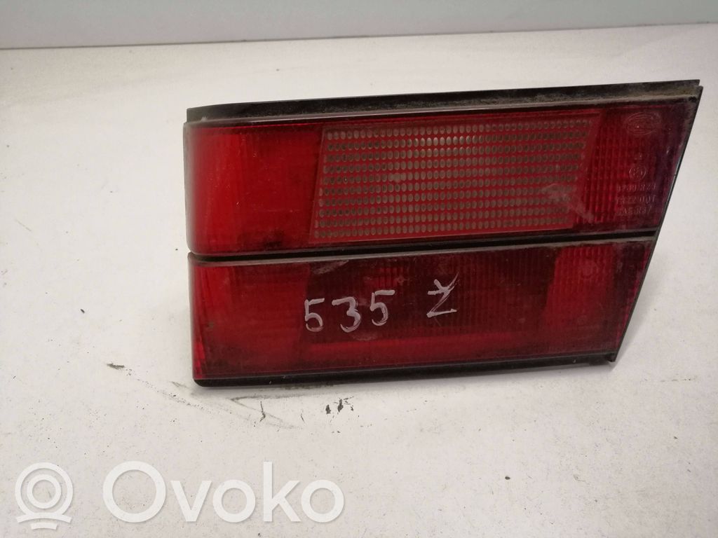 BMW 5 E34 Aizmugurējais lukturis pārsegā 