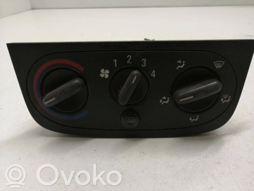 Climate control unit   006516P