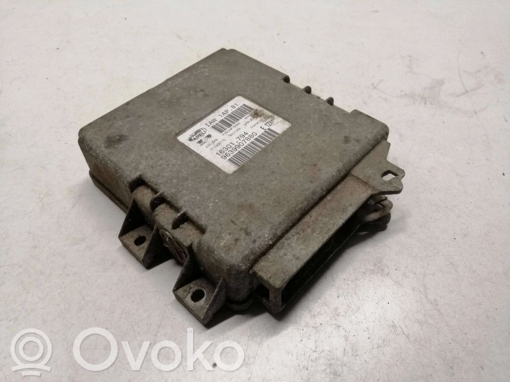 Peugeot 206 Engine control unit/module 