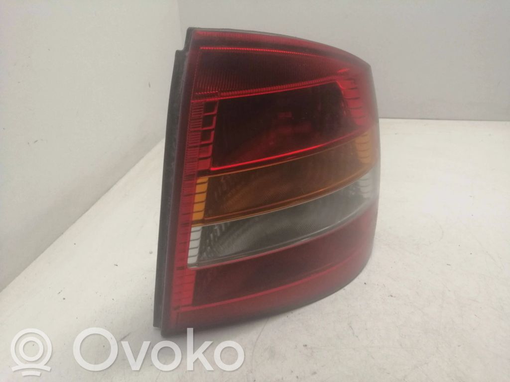 Opel Astra G Aizmugurējais lukturis virsbūvē 