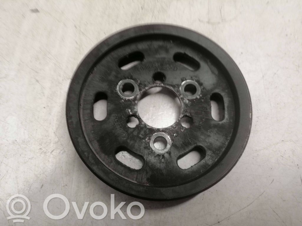 Audi A4 S4 B5 8D Ohjaustehostimen pumpun hihnapyörä 