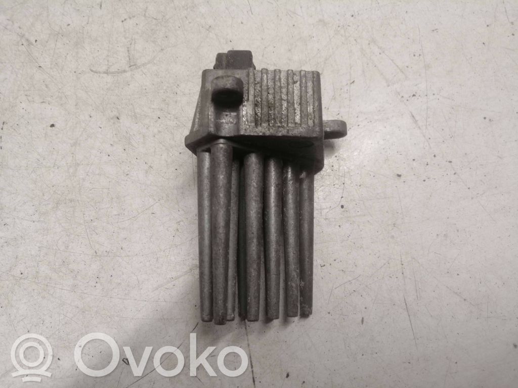 BMW 3 E46 Lämpöpuhaltimen moottorin vastus 