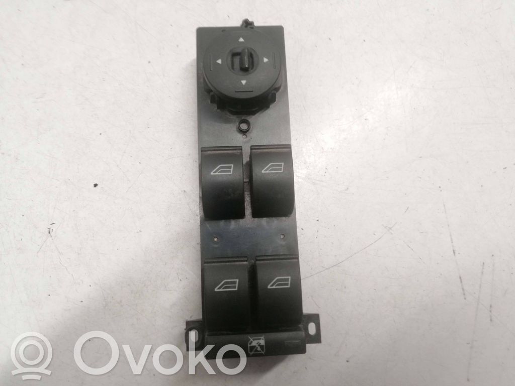 Ford C-MAX I Electric window control switch 