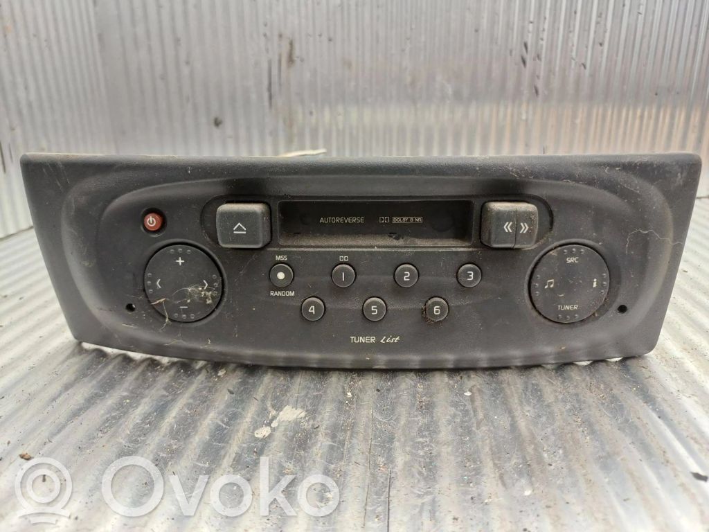 Renault Megane I Panel / Radioodtwarzacz CD/DVD/GPS 