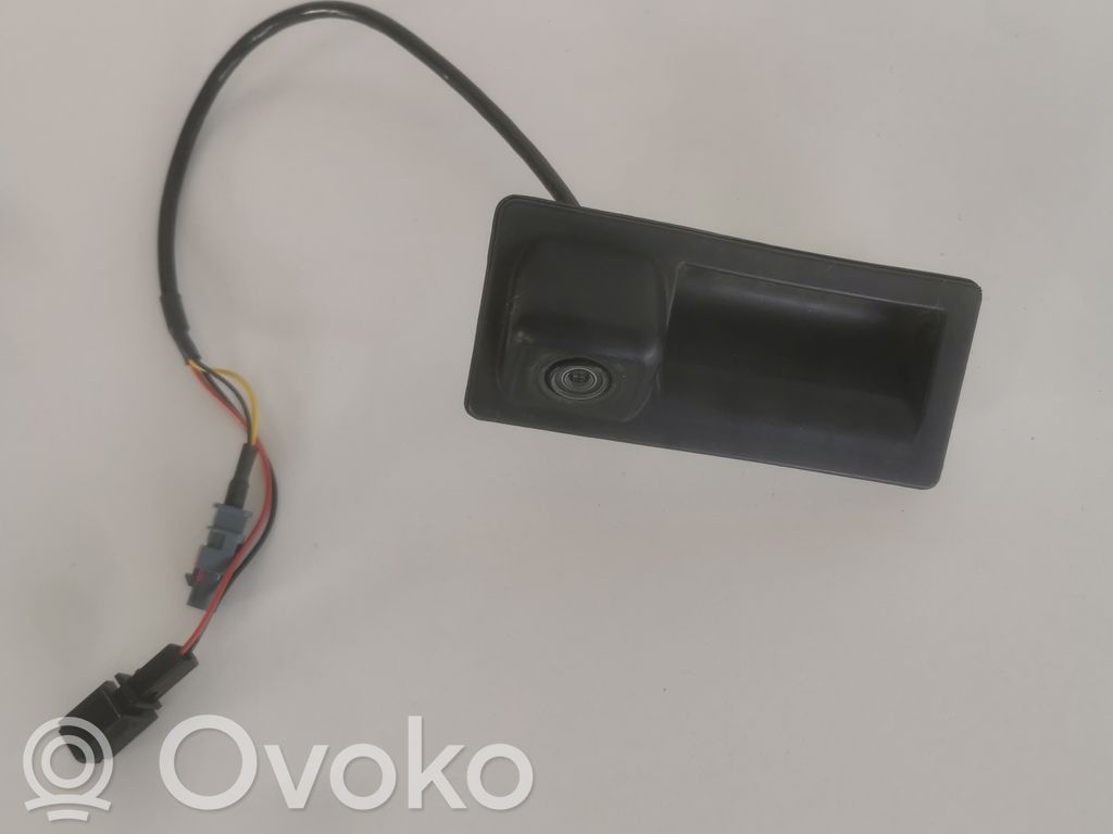 Audi Q3 8U Uchwyt / Rączka zewnętrzna otwierania klapy tylnej / bagażnika 