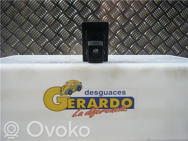 Electric window control switch   935751H100