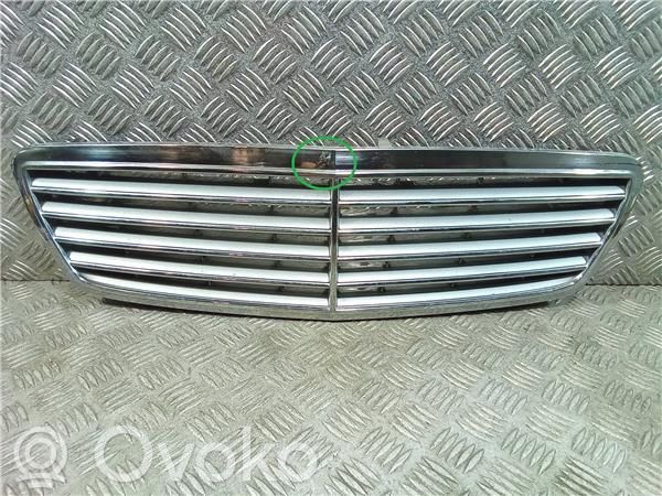 Mercedes-Benz C AMG W203 Griglia vano motore/cofano