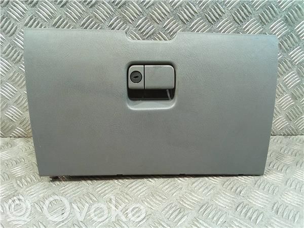 Glove box