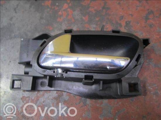 Peugeot 407 Manecilla interna puerta delantera 