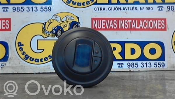 Przycisk / Włącznik klimatyzacji A/C   8200028449A,9380419F