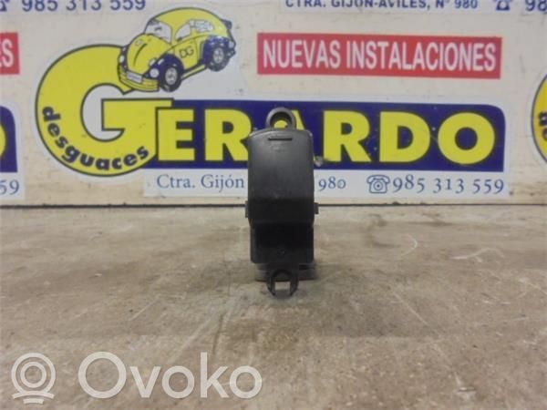 Interruptor del elevalunas eléctrico   25411EA003
