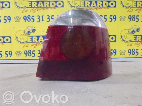 Lámpara de faros/luces traseros