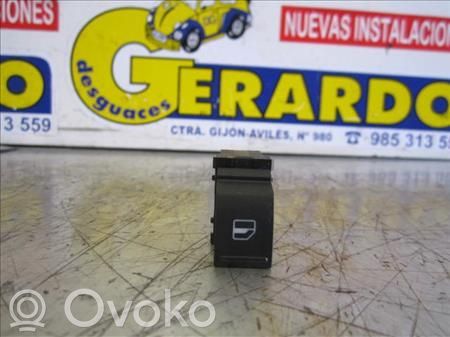Volkswagen Tiguan Electric window control switch 