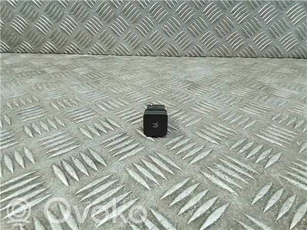 Citroen C-Elysée Tailgate/trunk/boot open switch