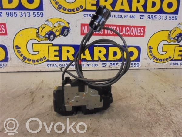 Cerradura de puerta delantera
