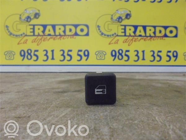 Przycisk centralnego zamka   8360828