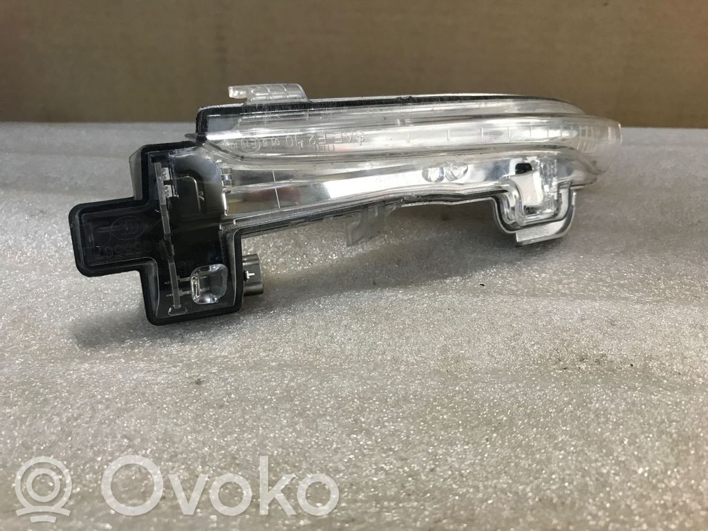 Volvo S60 Mirror indicator light 