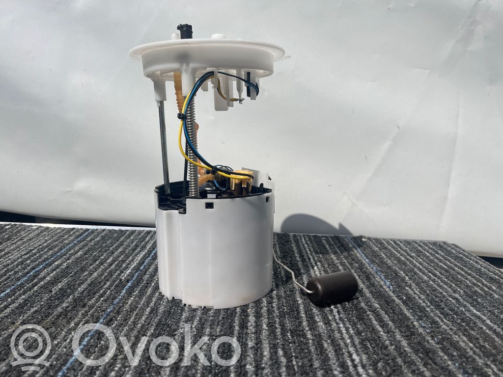 Volvo XC40 Bomba interna de combustible 
