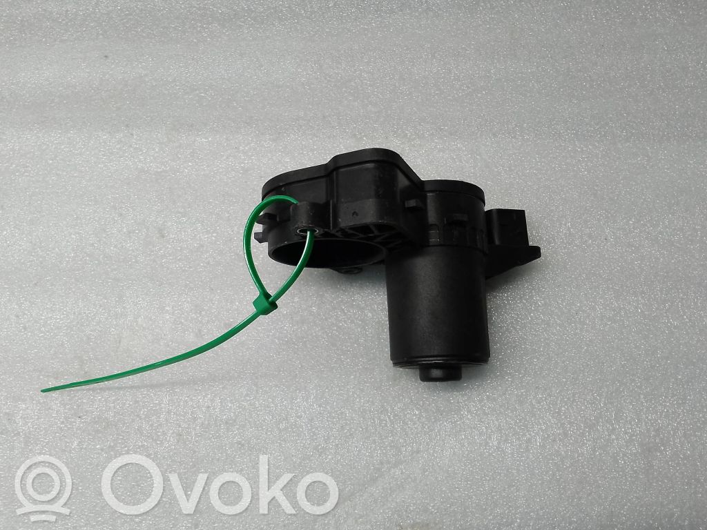 Volvo XC40 Käsijarru pysäköintijarrun moottori 