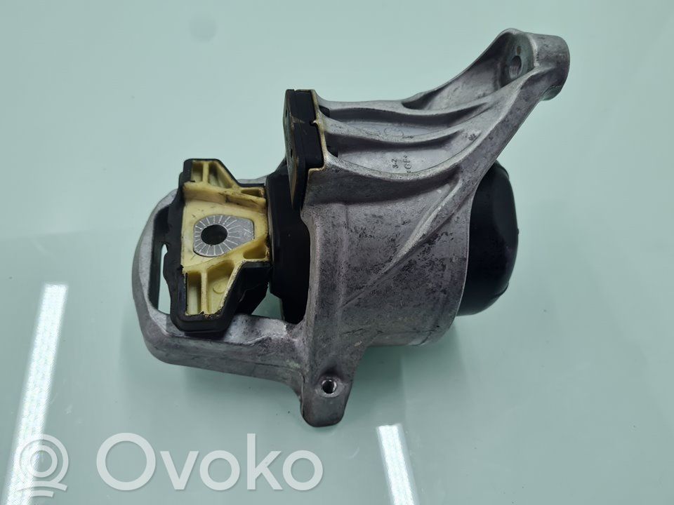 Engine mount bracket   8W0199371CQ