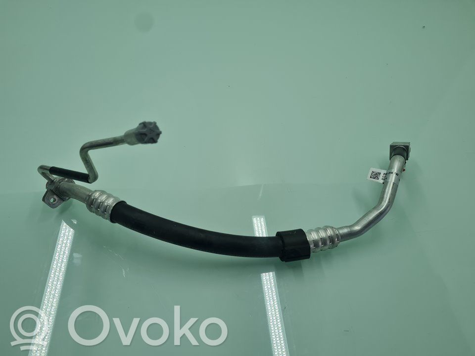 Ilmastointilaitteen putki (A/C)   8W1816740