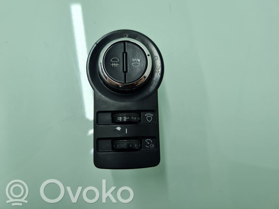 Chevrolet Cruze Interrupteur d'éclairage de la cabine dans le panneau 