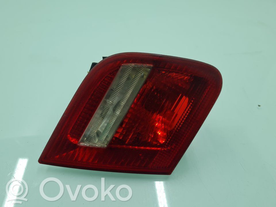 Headlight/headlamp bulb   6907937
