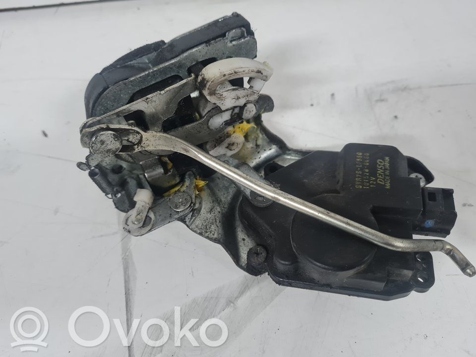 Suzuki Jimny Priekšpusē slēdzene 
