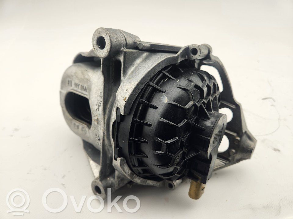 Audi Q5 SQ5 8R Engine mount bracket 