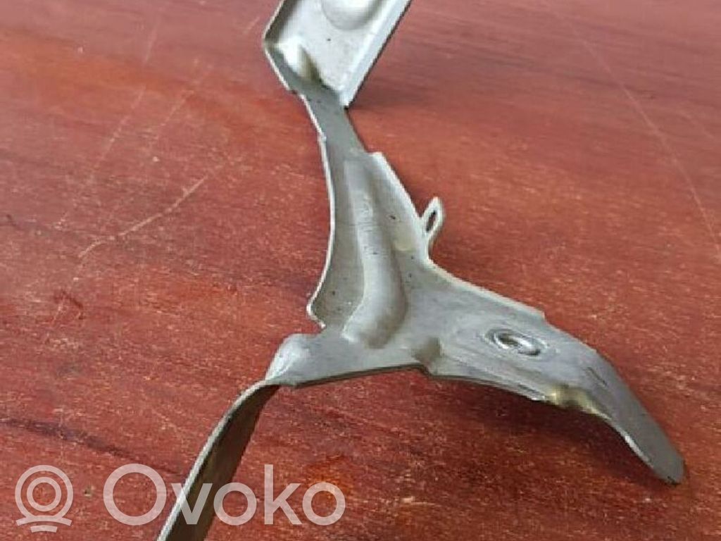 BMW 5 E60 E61 Fender mounting bracket 