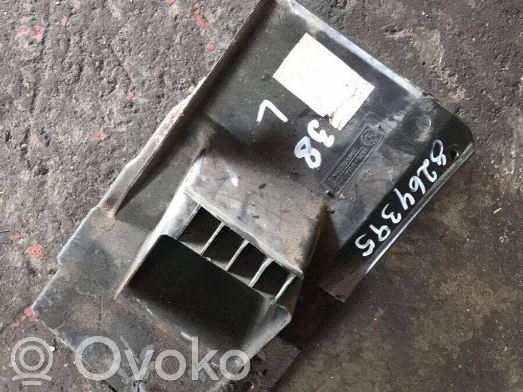BMW 7 E38 Ilmanoton kanavan osa 