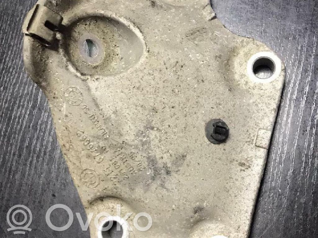 BMW 5 E60 E61 Engine mounting bracket 
