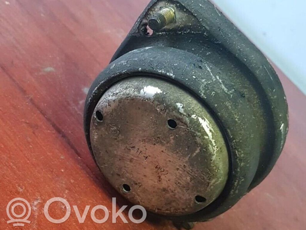 BMW 7 E38 Engine mount bracket 