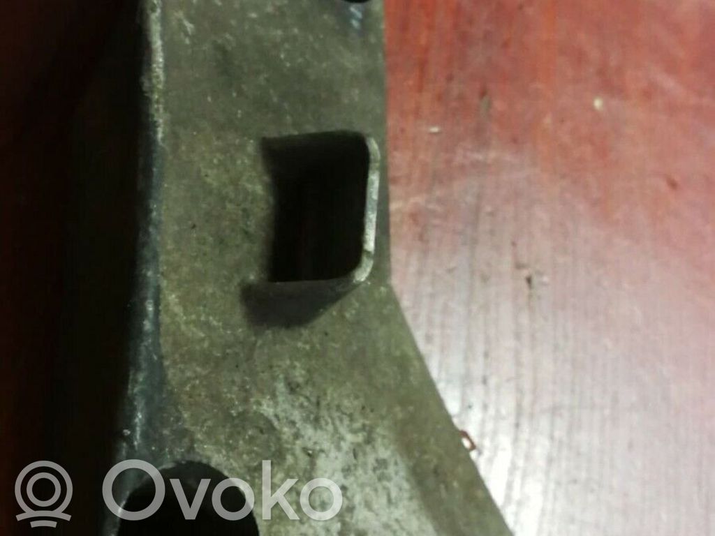 BMW 5 E39 Engine mounting bracket 