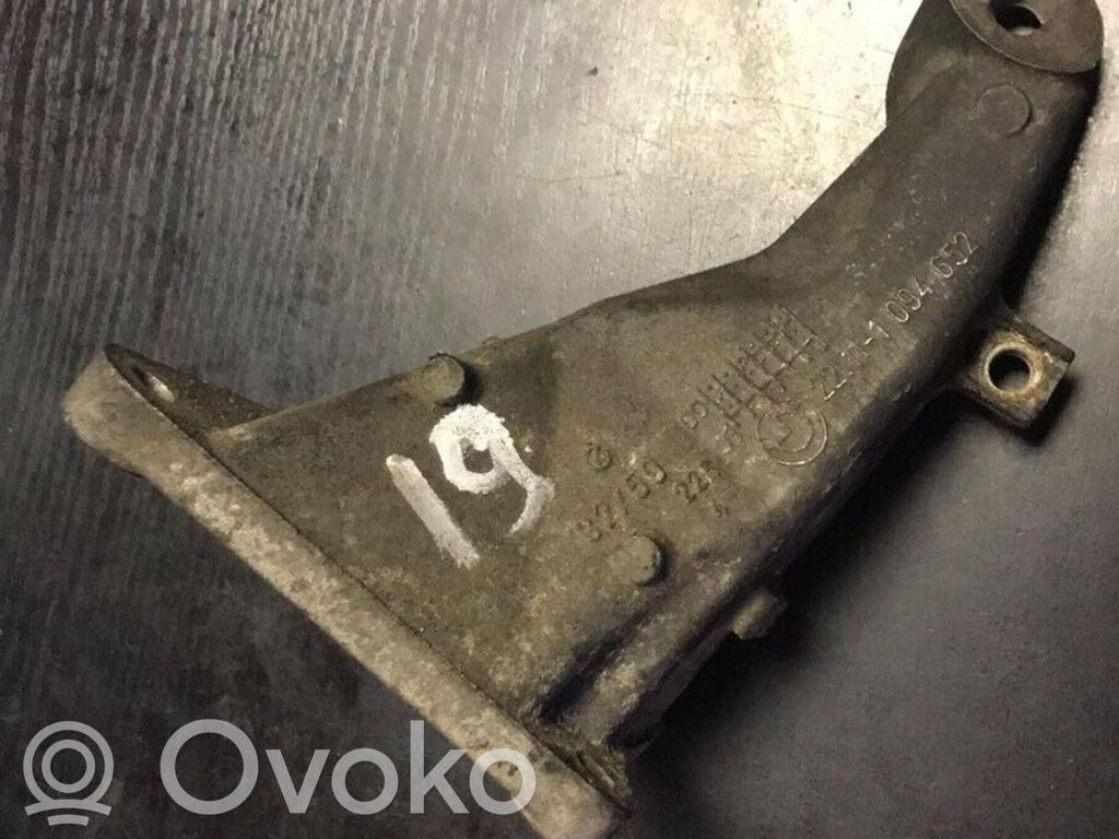 BMW 3 E46 Engine mounting bracket 
