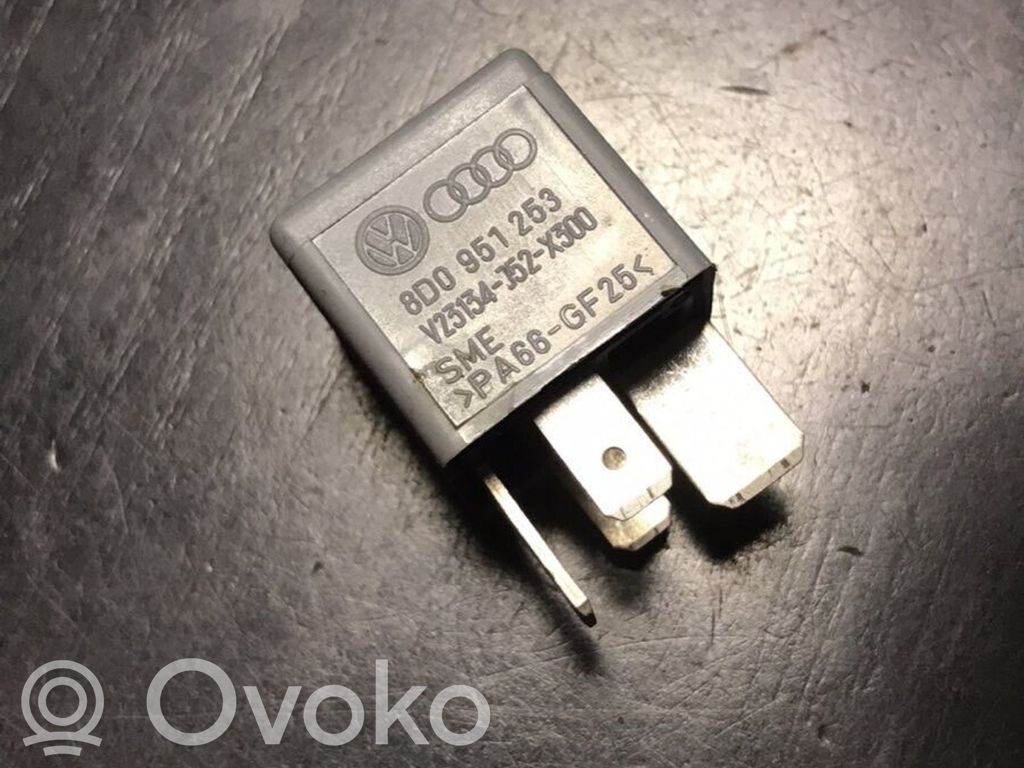 Otros relés   8D0951253A