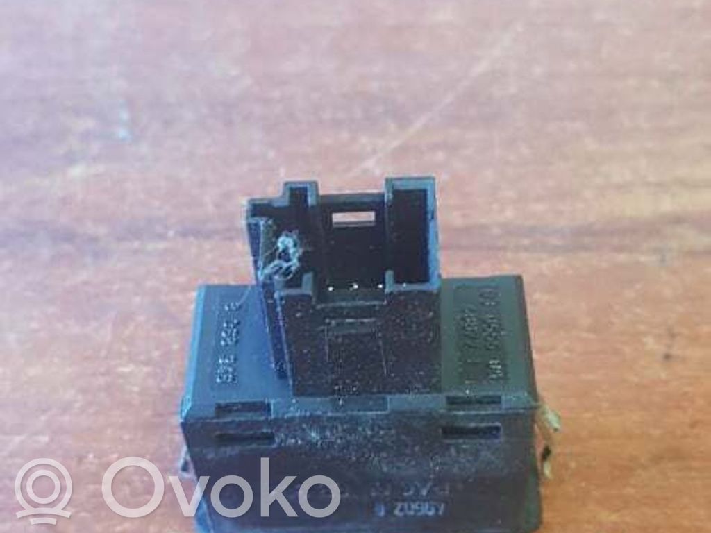 BMW X5 E53 AUX in-socket connector 