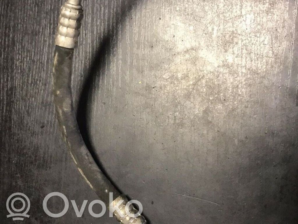 BMW 3 E46 Ilmastointilaitteen putki (A/C) 