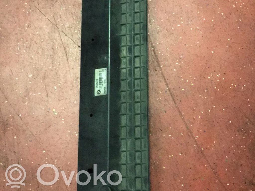 BMW 7 E65 E66 Radiatorių apdaila 