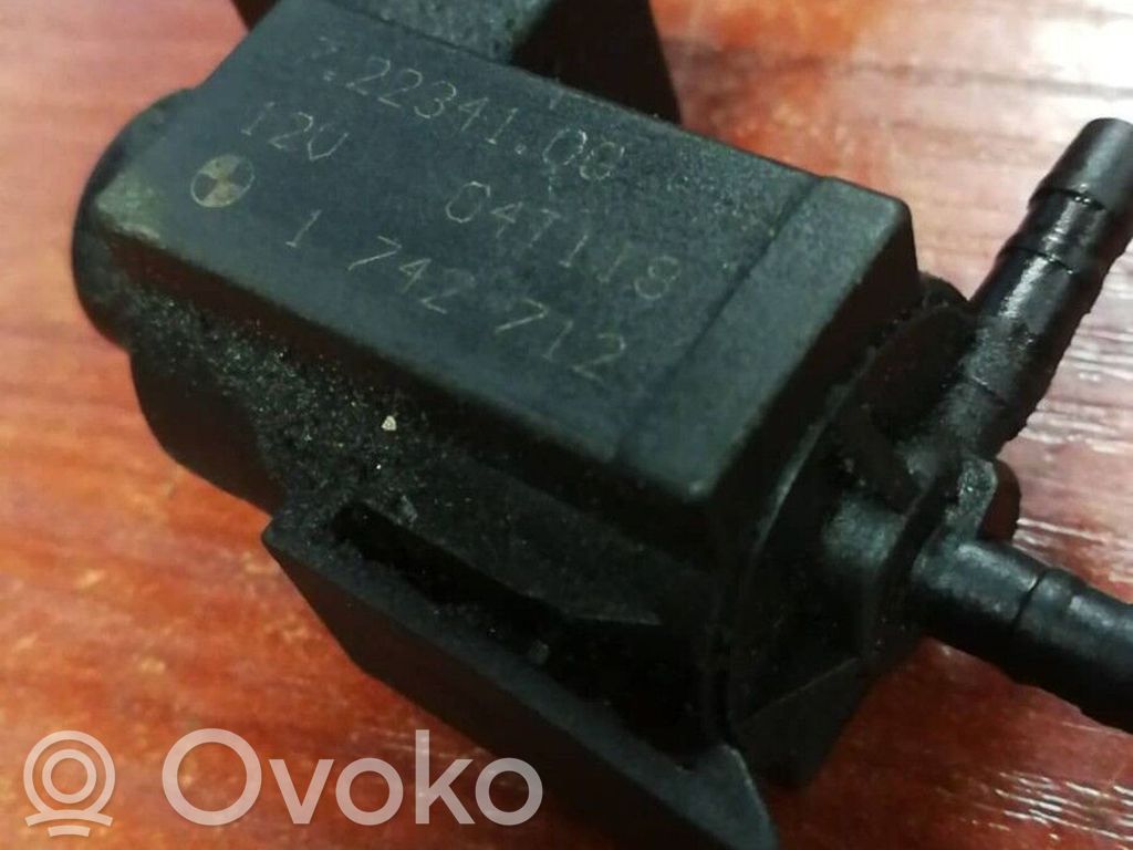 Vakuuminis vožtuvas   1742712