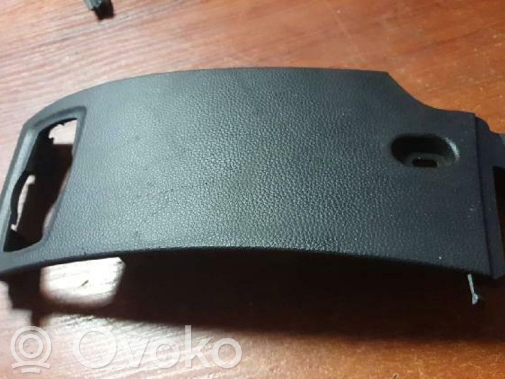 BMW 1 E81 E87 Panelės apdailos skydas (apatinis) 