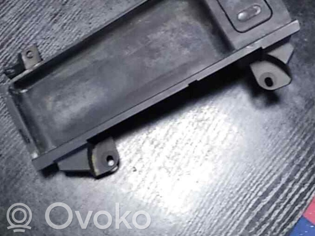 BMW 5 E39 Muu keskikonsolin (tunnelimalli) elementti 