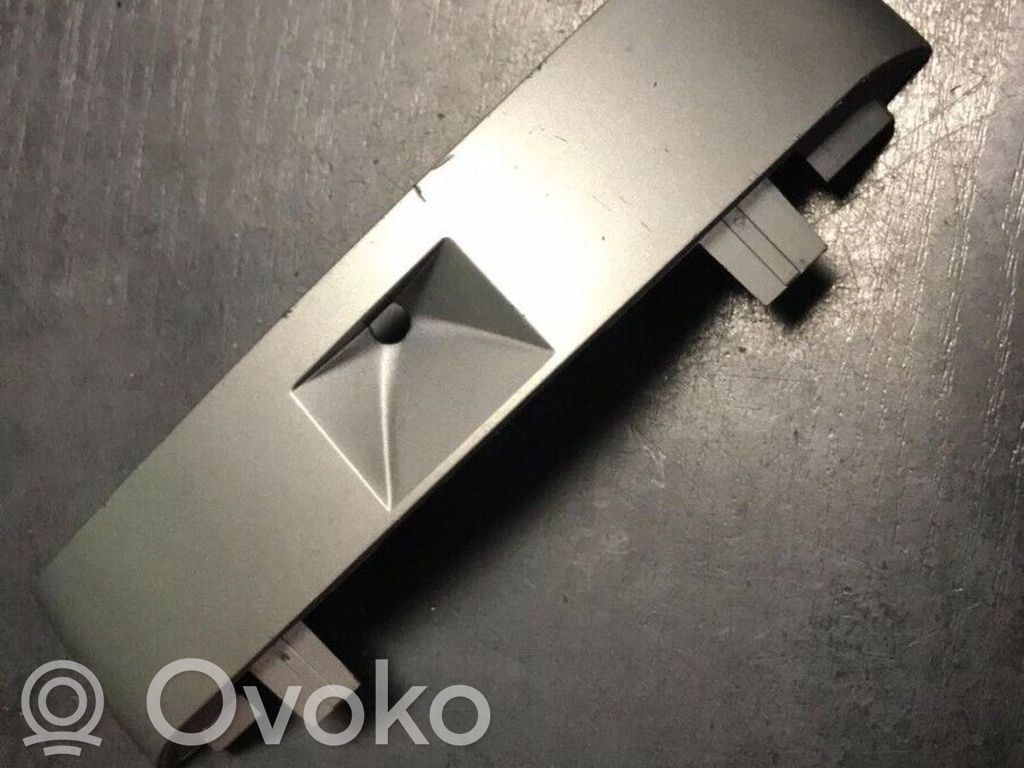 BMW 7 E65 E66 Kita centrinė konsolės (tunelio) detalė 