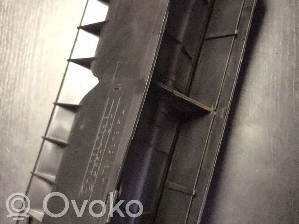 BMW 5 E39 Kita centrinė konsolės (tunelio) detalė 