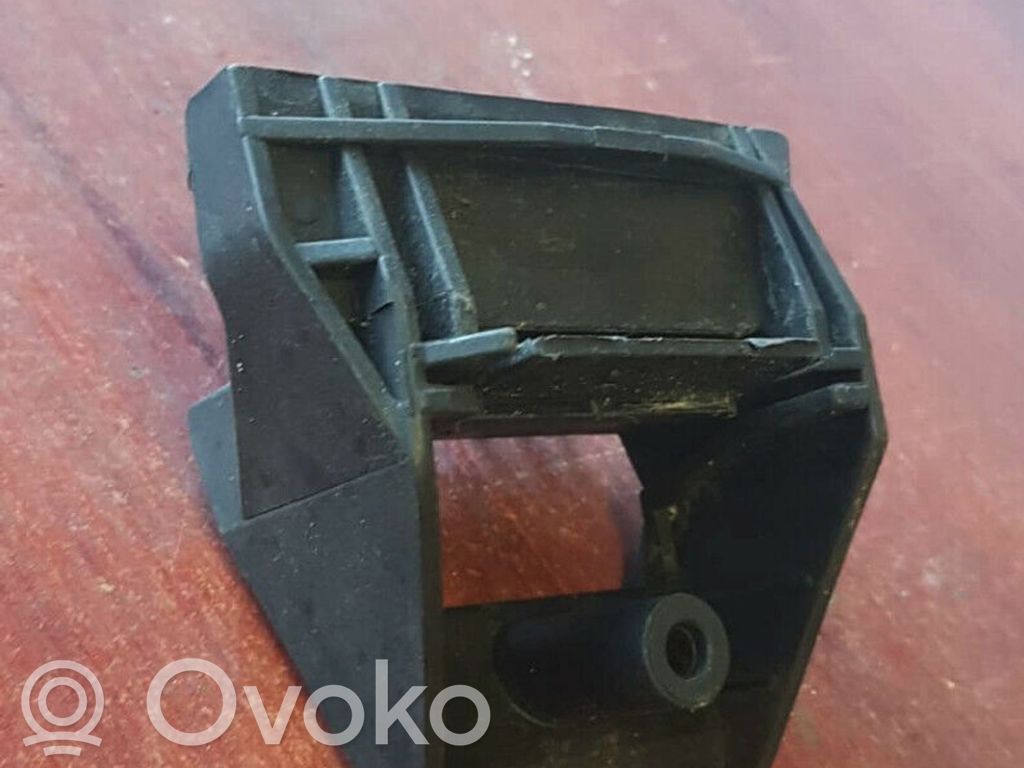 BMW 5 E39 Radiator mount bracket 