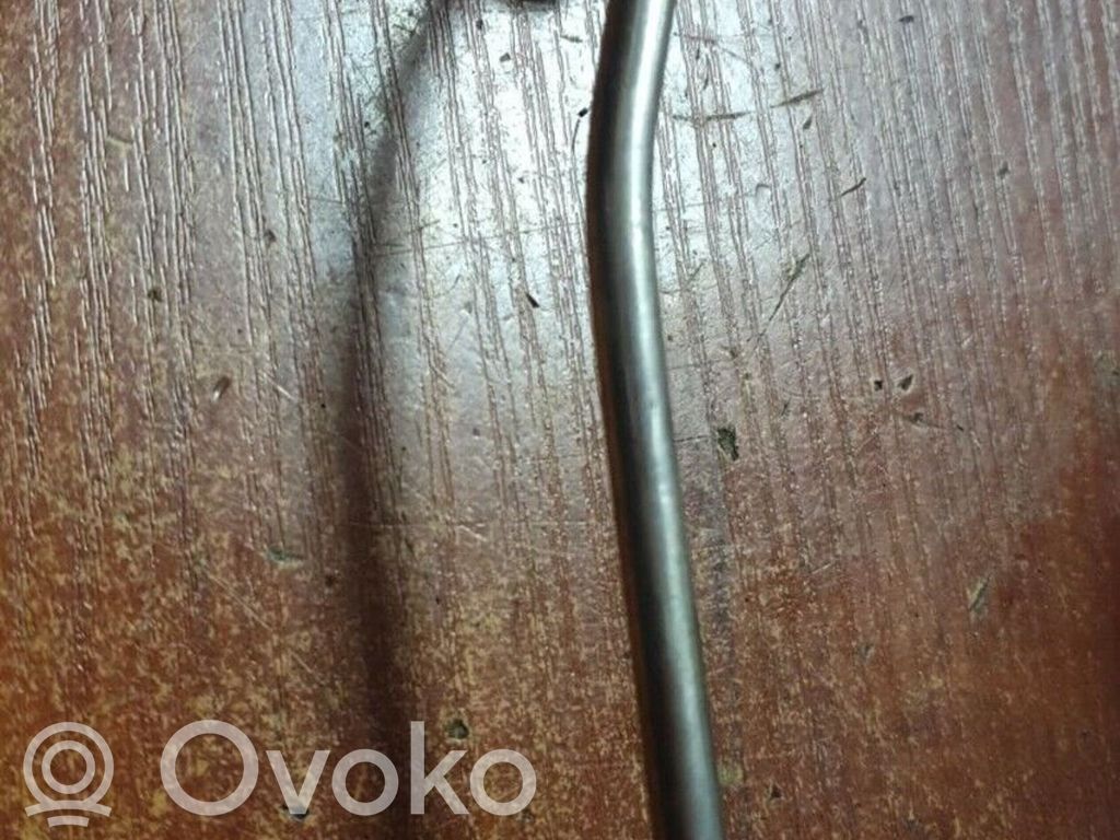 BMW 1 E81 E87 Fuel line pipe 