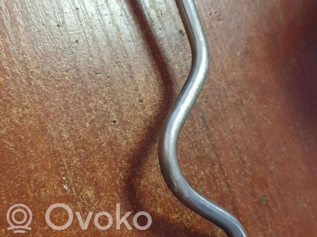 BMW 1 E81 E87 Fuel line pipe 